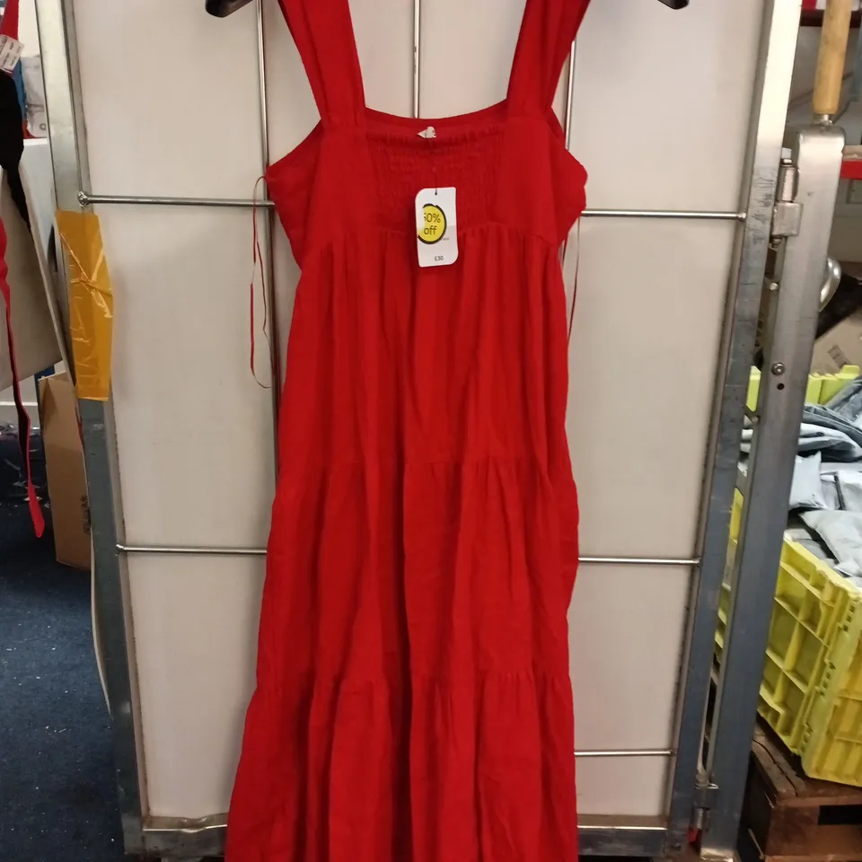 RED WOMEN'S DRESS, SIZE SML, 55% LINEN 45% VISCOSE.