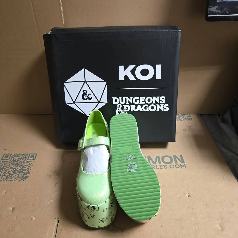 KOI DUNGEONS & DRAGONS GLABAGOOL GELATINOUS CUBE WEDGE MARY JANES - GREEN - UK SIZE 3