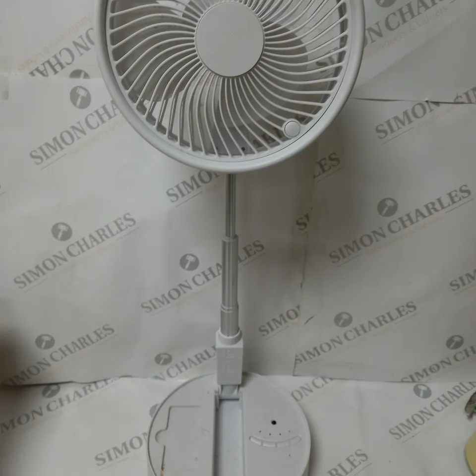 BELL & HOWELL OSCILLATING FOLDING RECHARGEABLE FAN, WHITE