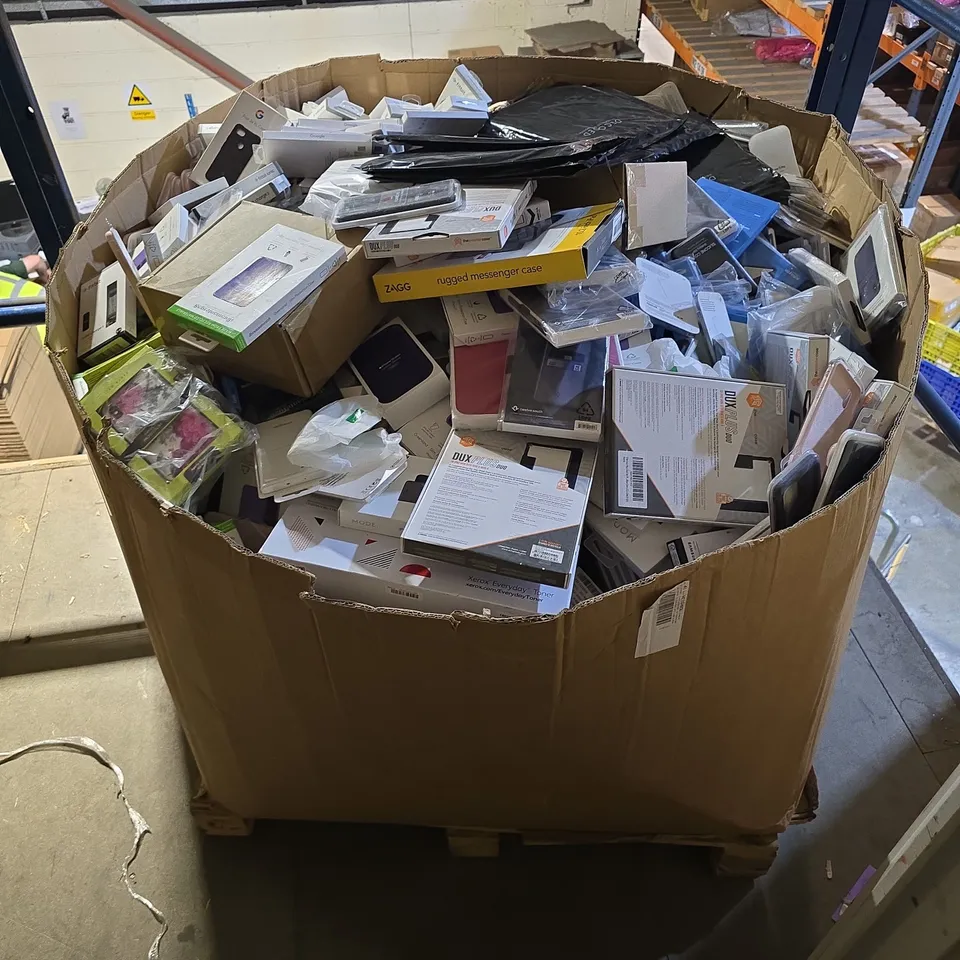 PALLET OF LARGE QUANTITY OF ASSORTED ITEMS TO INCLUDE PHONE CASES, PRINTER CARTRIDGES, TABLET CASES, ETC - COLLECTION ONLY