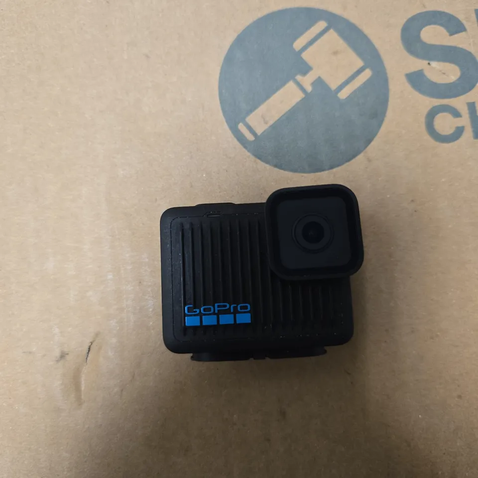 GOPRO HERO ACTION CAMERA – BLACK WITH MOUNTING ACCESSORY AND USB CABLE 