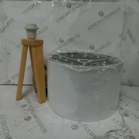 BOXED MACODESIGN SNOW 45CM TRIPOD TANLE LAMP