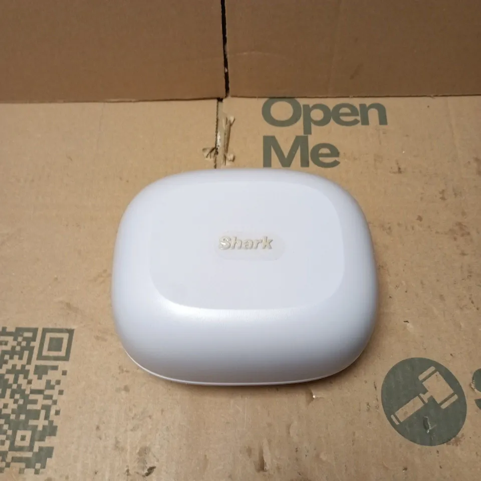  SHARK FACIALPRO GLOW AT-HOME HYDRO-FACIAL DEVICE 