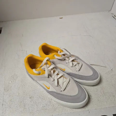 NIKE YOUTH SNEAKERS UK 5 (US 5.5Y, EUR 38) GREY/YELLOW