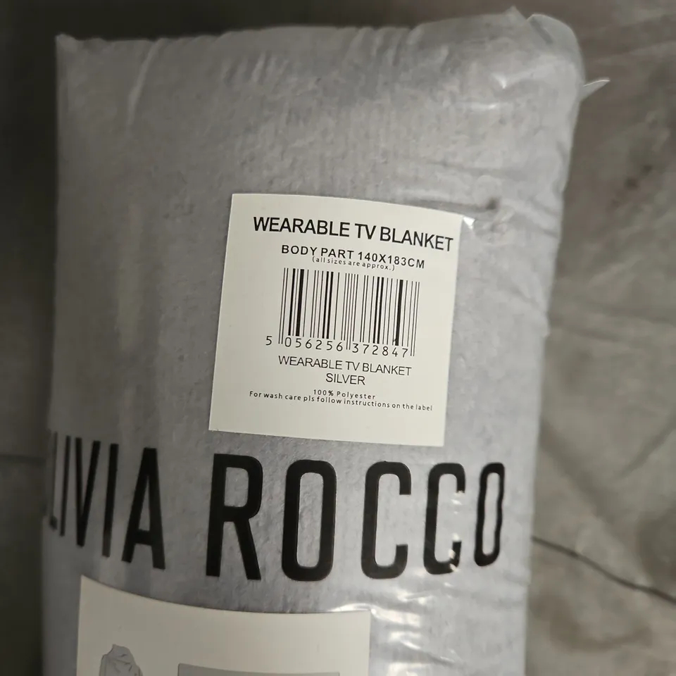 BAGGED OLIVIA ROCCO WEARABLE TV BLANKET – SILVER, 140 X 183 CM