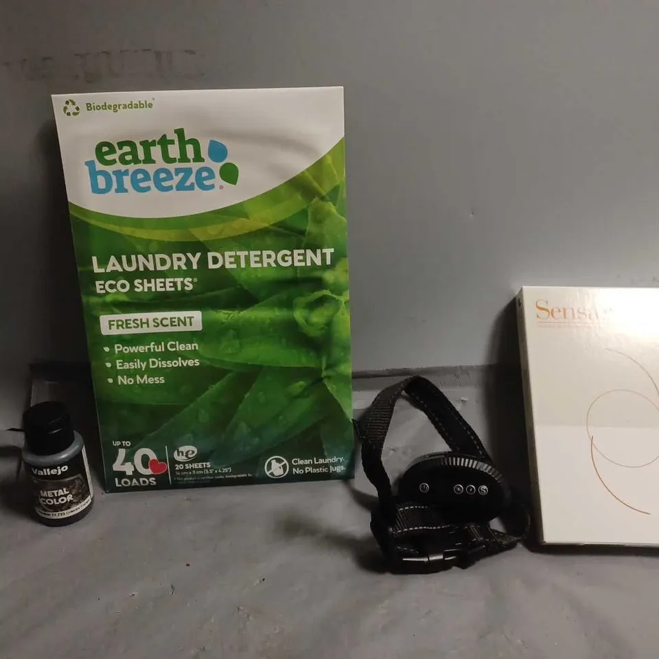 APPROXIMATELY 13 ASSORTED ITEMS TO INCLUDE - EARTH BREEZE , SENSAR AR40M, VALLEJO METAL COLOR ETC