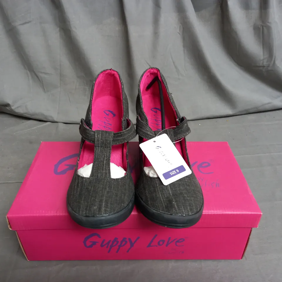 BOX OF APPROXIMATELY 6 PAIRS OF GUPPY LOVE OPEN TOP VELCRO WEDGE SHOE SIZE 10