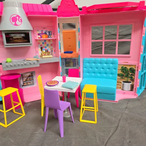 BARBIE PLAYSET DOLLHOUSE KITCHEN – PINK & TURQUOISE