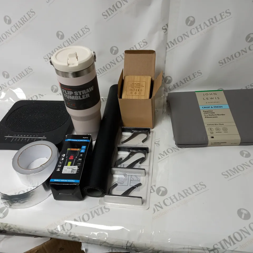 BOX OF ASSORTED HOUSEHOLD ITEMS TO INCLUDE PILLOWS, CUPS, STORAGE BAGS ETC