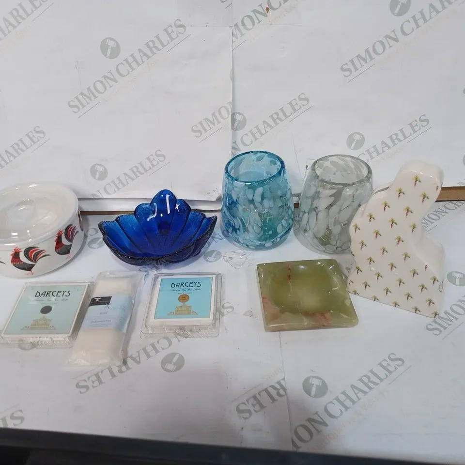 BOX TO CONTAIN A MIXED ASSORTMENT OF GLASS WEAR & CANDLE WAX MELT - COLLECTION ONLYS
