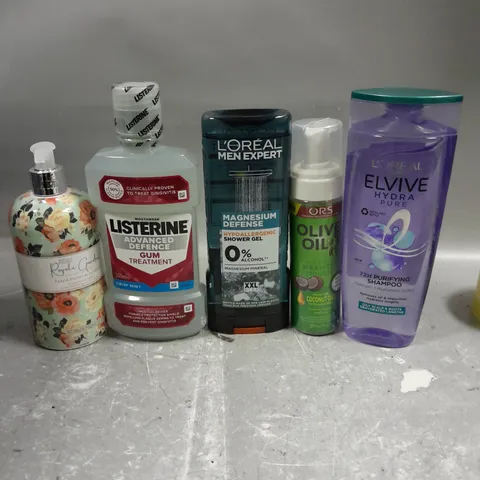 APPROXIMATELY 20 ASSORTED COSMETICS PRODUCTS TO INCLUDE - ELVIVE SHAMPOO - LISTERINE MOUTHWASH - ORS OLIVE OIL