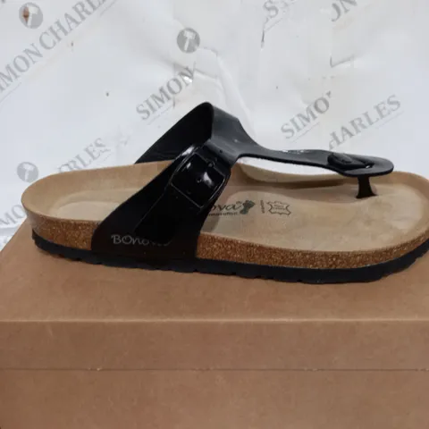 BONOVA BLACK SANDALS SIZE 7