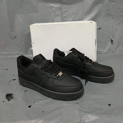 BOXED PAIR OF NIKE AIR FORCE 1 ALL BLACK UK 7