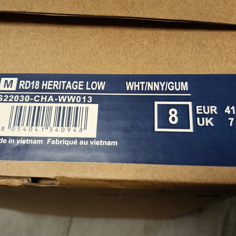 BOXED CHAMPION RD18 HERITAGE LOW TRAINERS – WHITE, NAVY & GUM, UK7 (EU41)