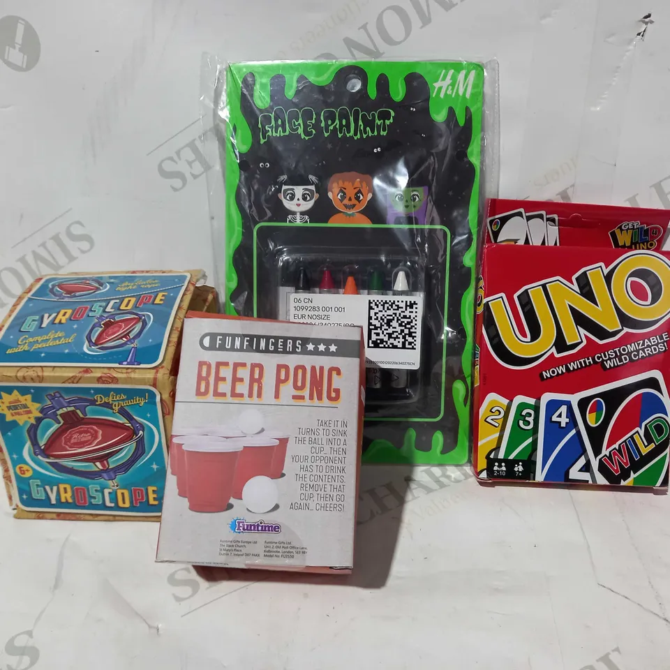 LOT OF APPROXIMATELY 10 ASSORTED TOYS AND GAMES TO INCLUDE UNO GAME, FUNFINGERS BEER PONG, FACE PAINT, ETC