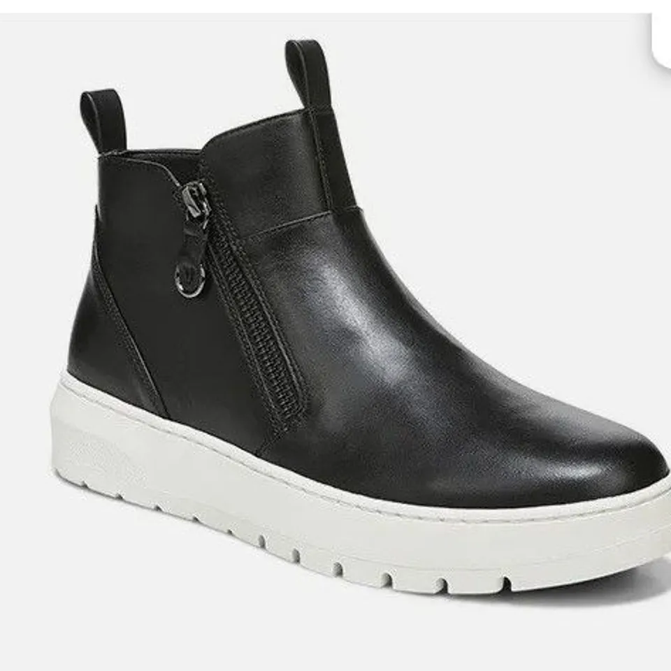 VIONIC BRINKELY HI TOP TRAINERS BLACK SIZE 6