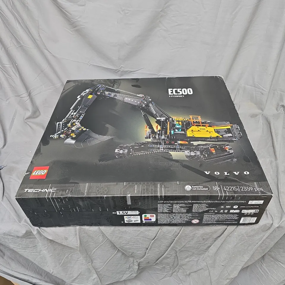 LEGO TECHNIC EC500 HYBRID VOLVO 2359 PIECES, 42215. 18+