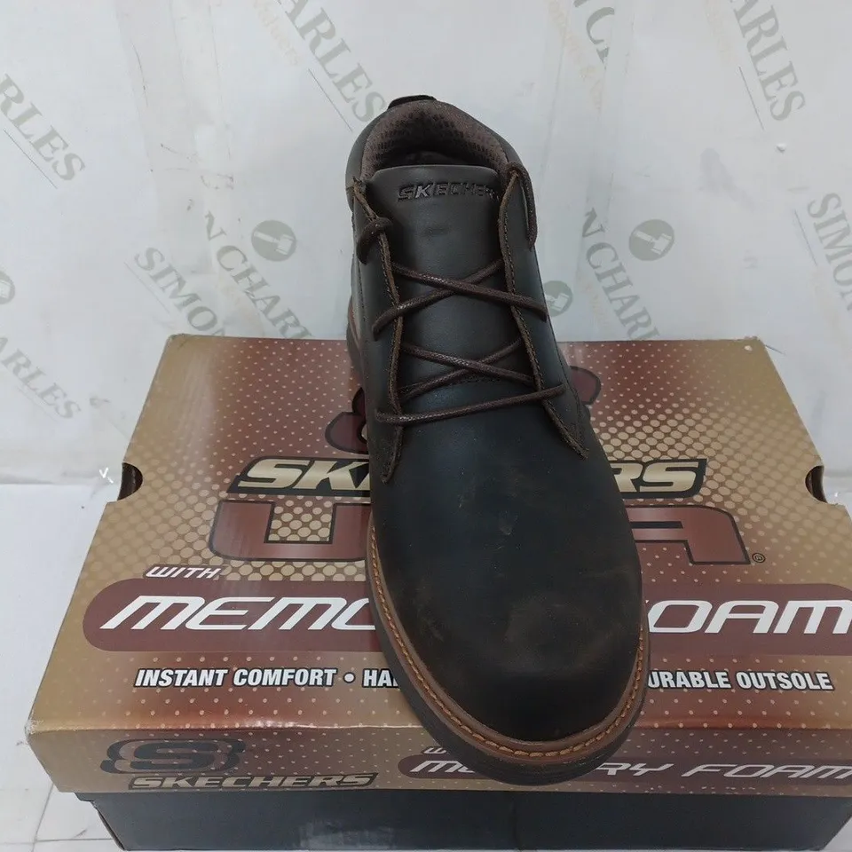 BOXED PAIR OF SKECHERS MENS LEATHER BOOTS IN CHOCOLATE - SIZE 8 