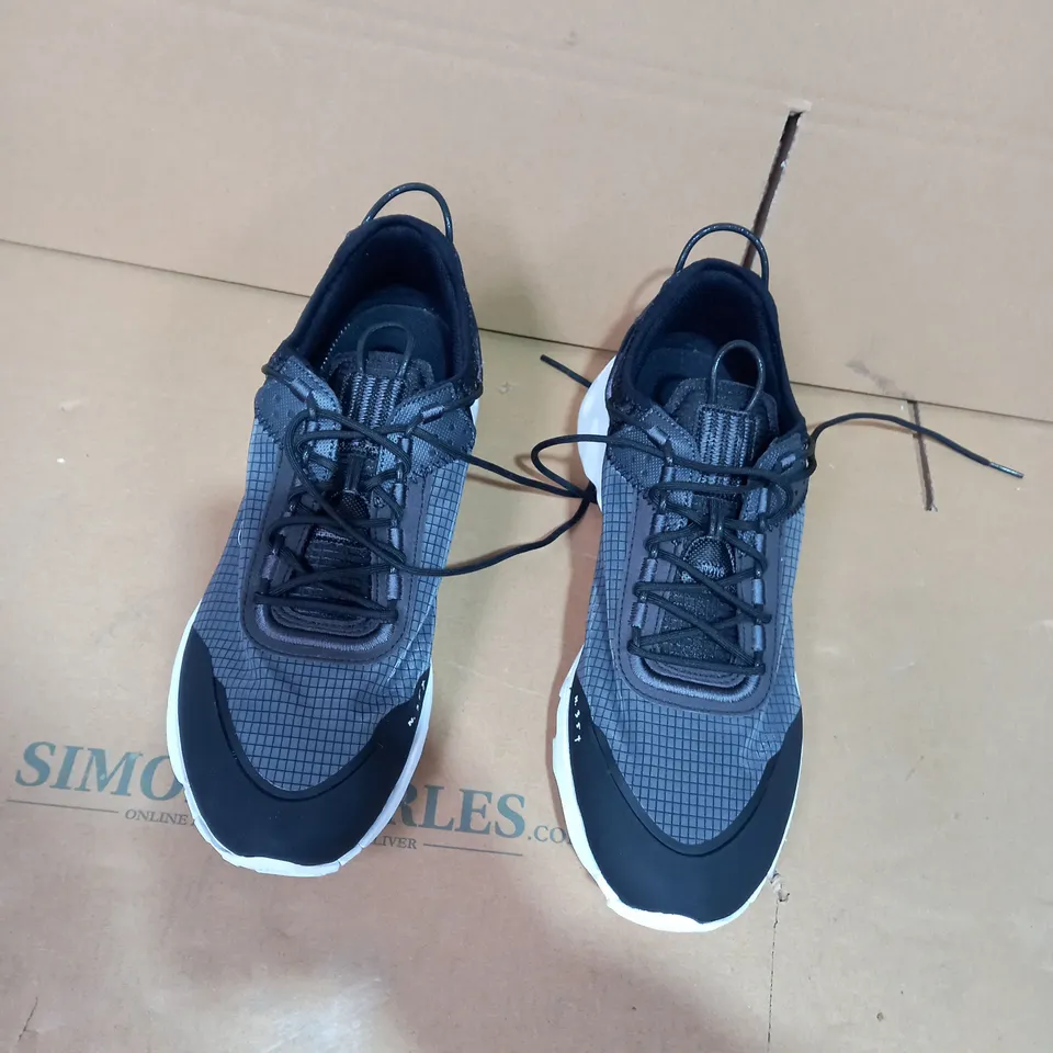 PAIR OF SIZE 11 NIKE REACT TRAINERS 