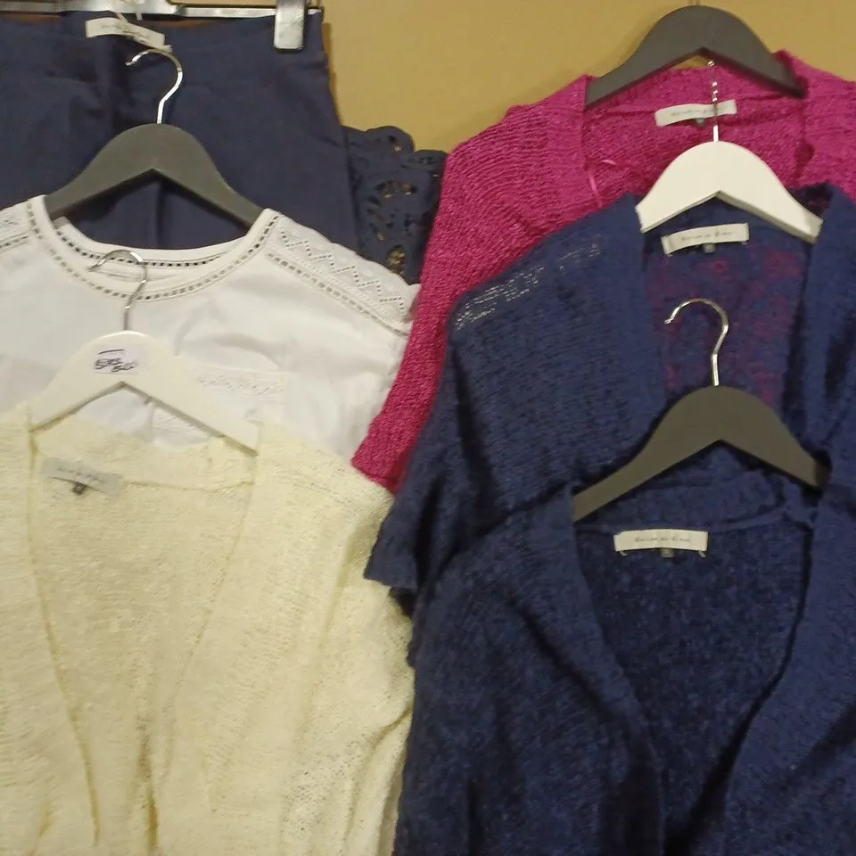 BOX OF APPROX 8 ASSORTED ITEMS OF MAISON DE NIMES CLOTHING IN VARIOUS SIZES AND STYLES