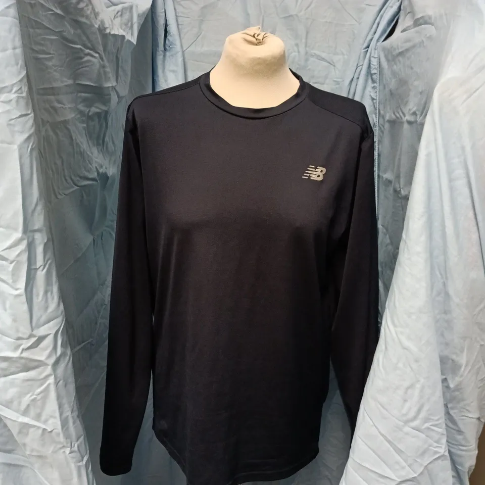 NEW BALANCE RUNNING LONG-SLEEVE TOP – NAVY – SIZE M (MEN'S) 