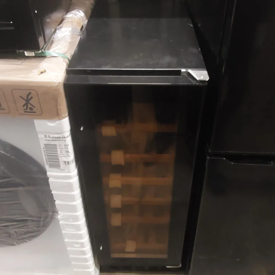 RUSSELL HOBBS 18 BOTTLE BUILT IN WINE COOLER