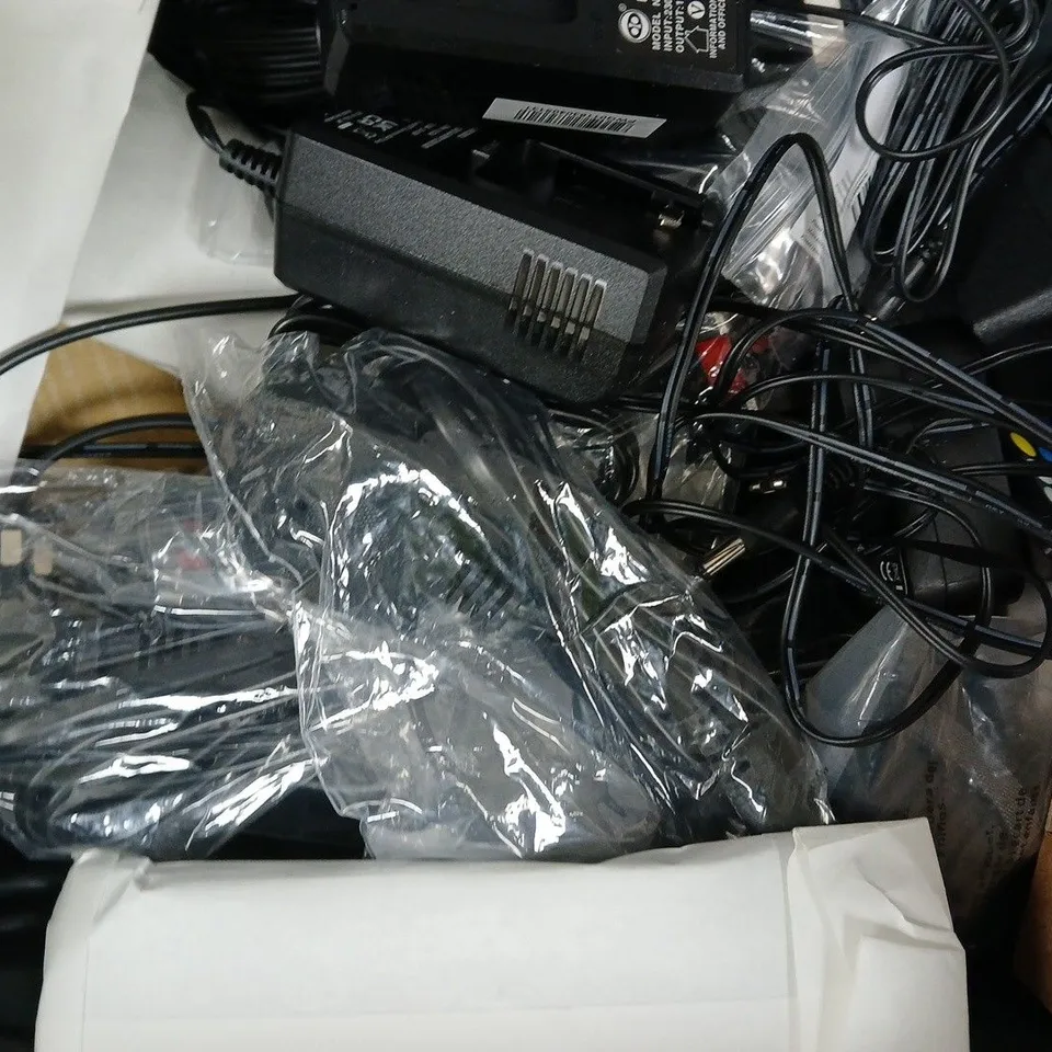APPROXIMATELY 10 ASSORTED HOUSEHOLD ELECTRICAL ITEMS TO INCLUDE SKY REMOTE, POWER ADAPTER, ETC
