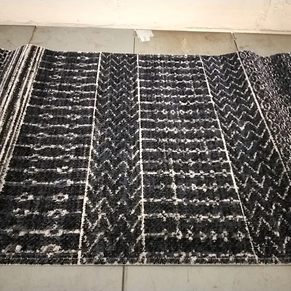 BRAND NEW REDONDO BLACK/ BLUE RECTANGULAR RUG - SIZE 60CM X 100CM