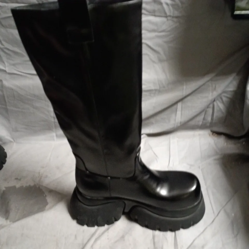 KOI BLACK KNEE-HIGH PLATFORM BOOTS - UK SIZE 6