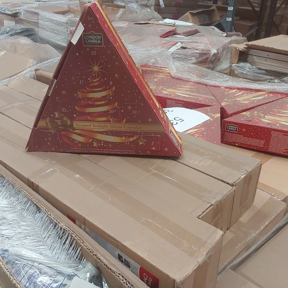 PALLET CONTAINING A VERY LARGE QUANTITY OF ASSORTED ITEMS INCLUDING: LED CHRISTMAS TREE SKIRTS, ARTIFICIAL CHRISTMAS TREES, SCENTED TEA LIGHT ADVENT CALANDERS ECT