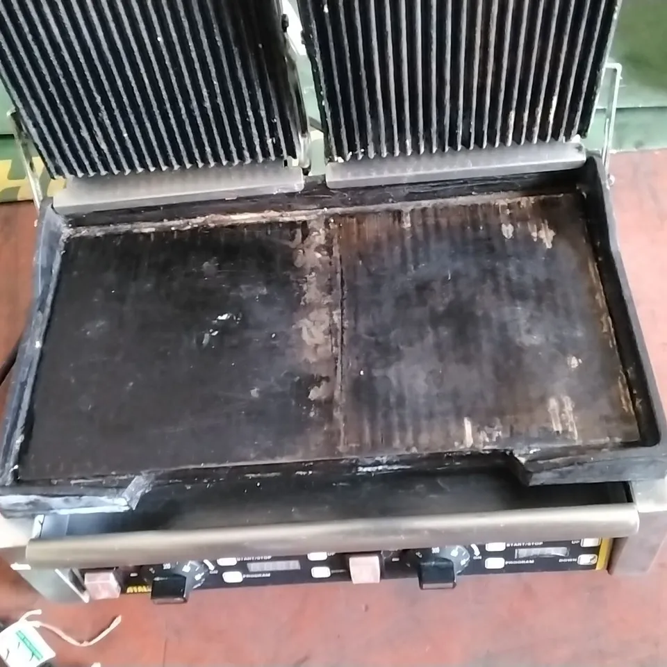 BUFFALO DOUBLE PANINI GRILL L554-B-02