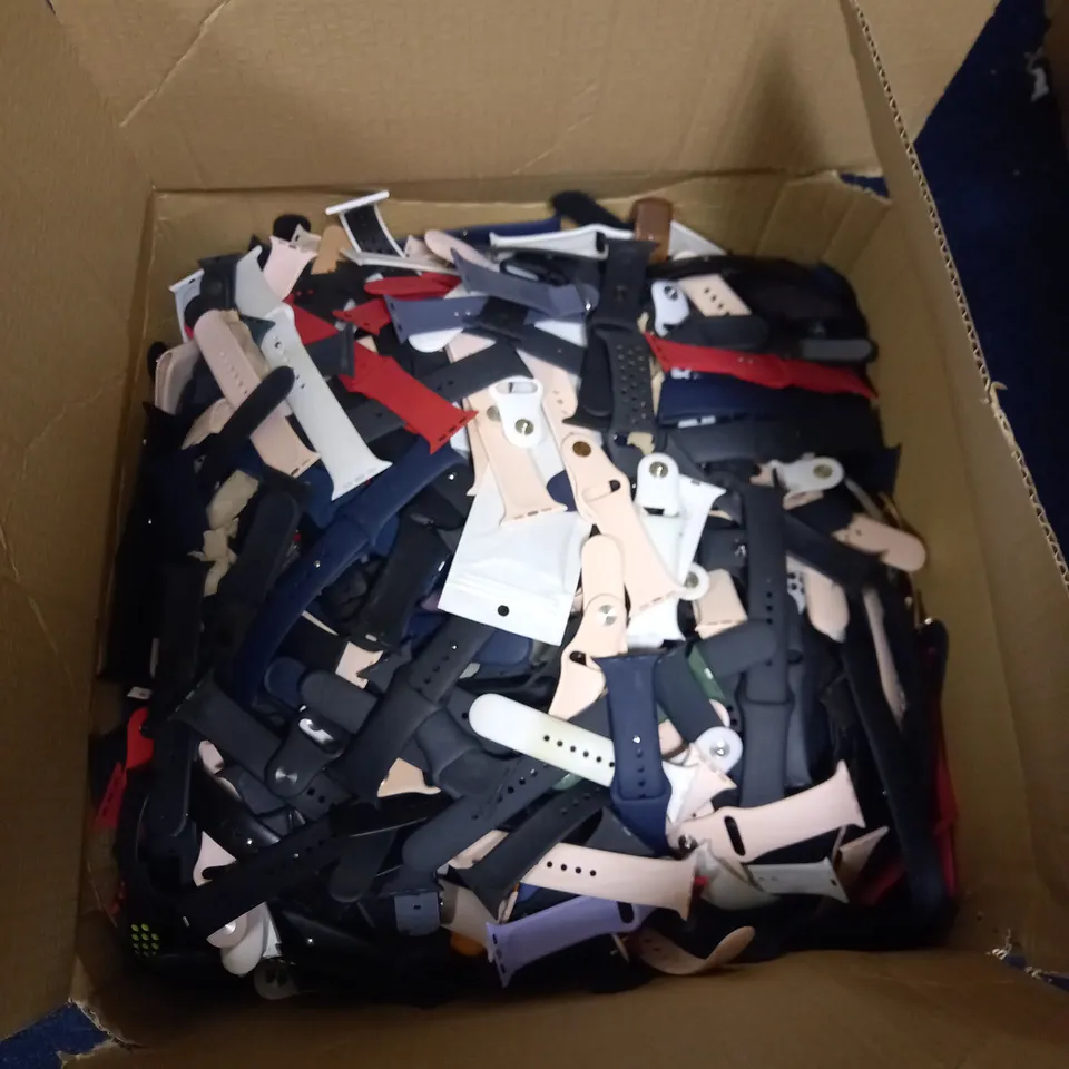 LARGE QUANTITY OF LOOSE APPLE STRAPS 