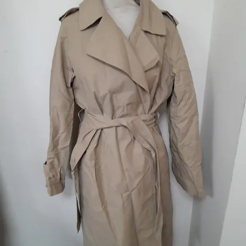 LUCY MECKLENBURGH LONGLINE BELTED COAT - M
