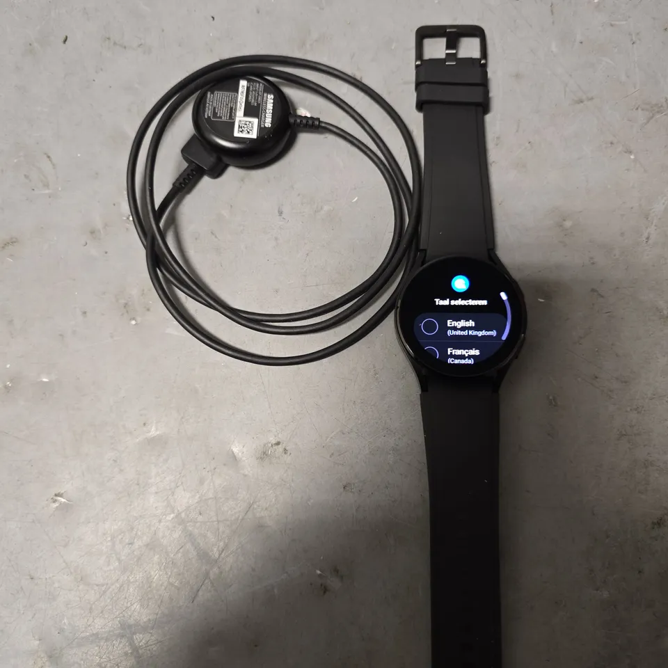 SAMSUNG GALAXY WATCH 4