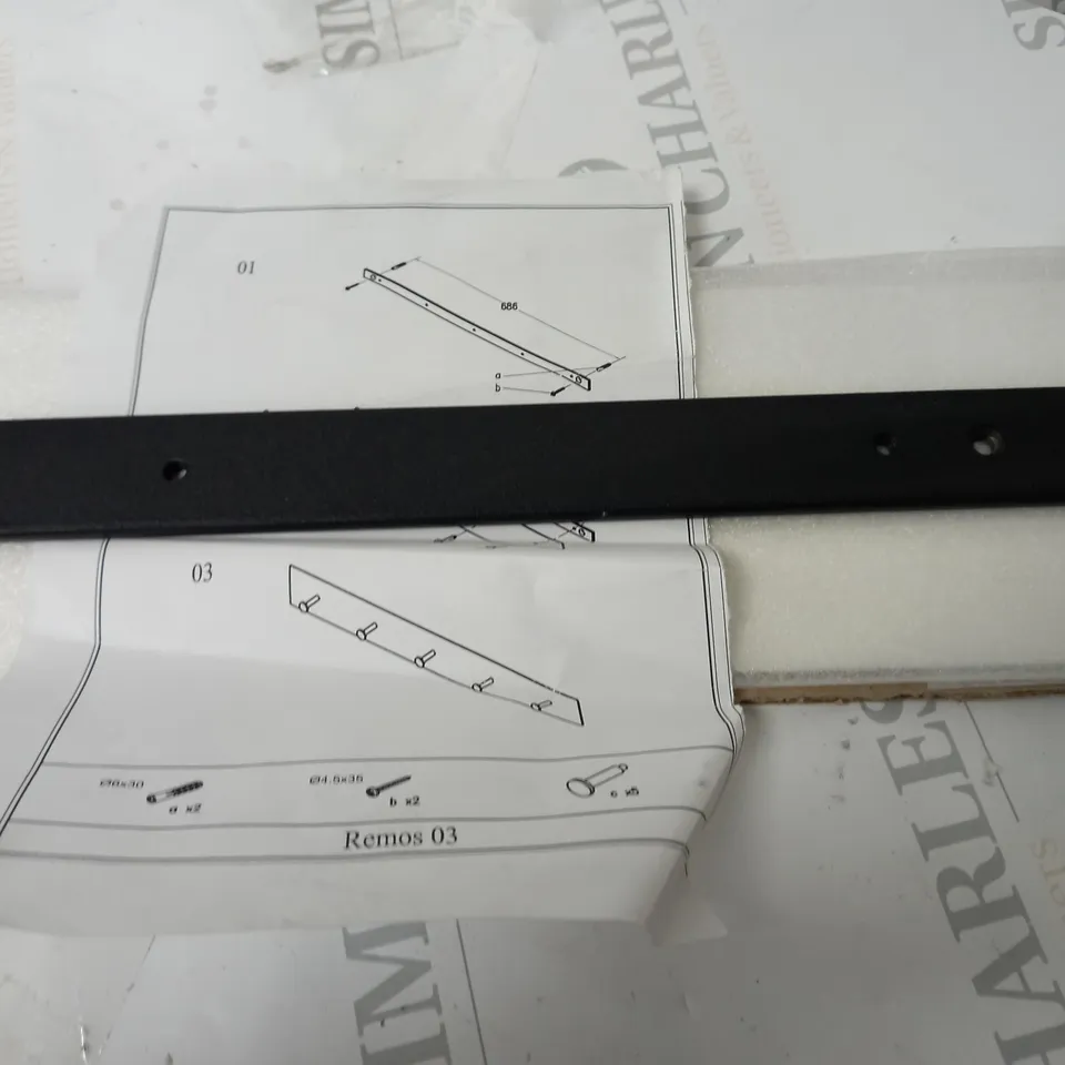 SPINDER REMOS WALL MOUNTED COAT HANGER