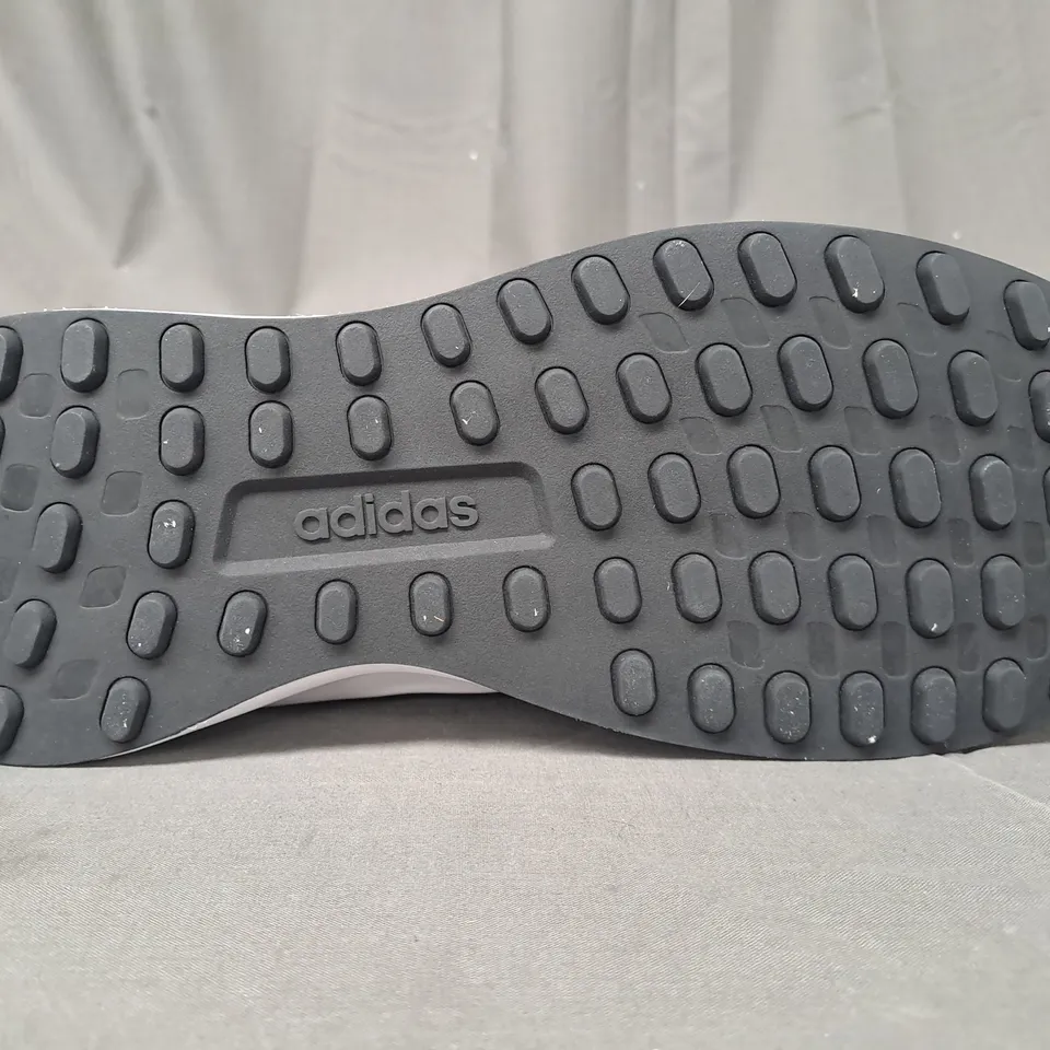 BOXED PAIR OF ADIDAS RUN 70S SHOES IN MULTICOLOUR UK SIZE 11