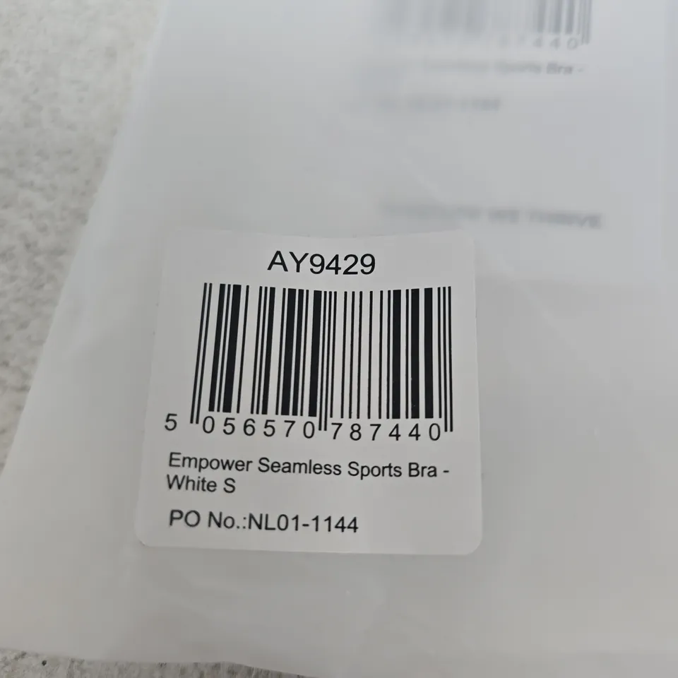 BAGGED AYBL EMPOWER SEAMLESS SPORTS BRA - WHITE UK S