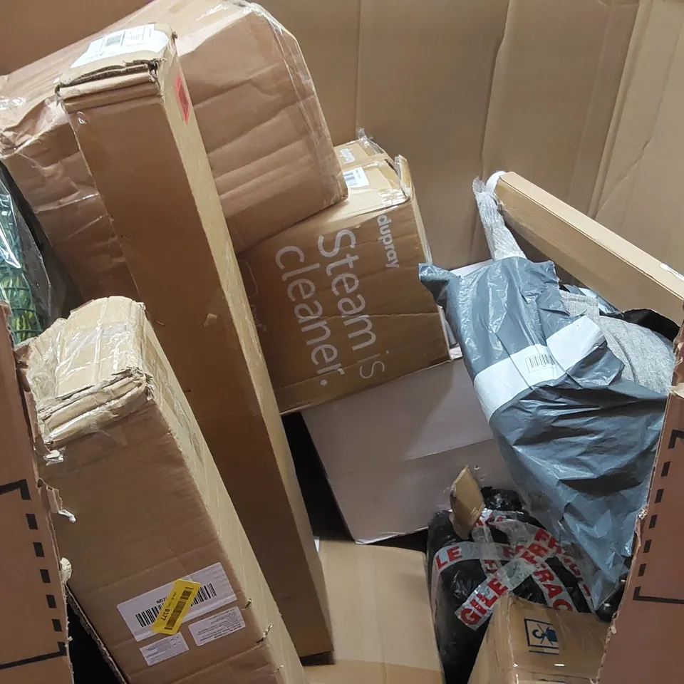 PALLET OF ASSORTED HOUSEHOLD GOODS AND FURNITURE TO INCLUDE: AIR FRYERS, COFFEE TABLE, DOG RAMP, STORAGE OTTOMAN, LAPTOP BED TRAY DESK ECT