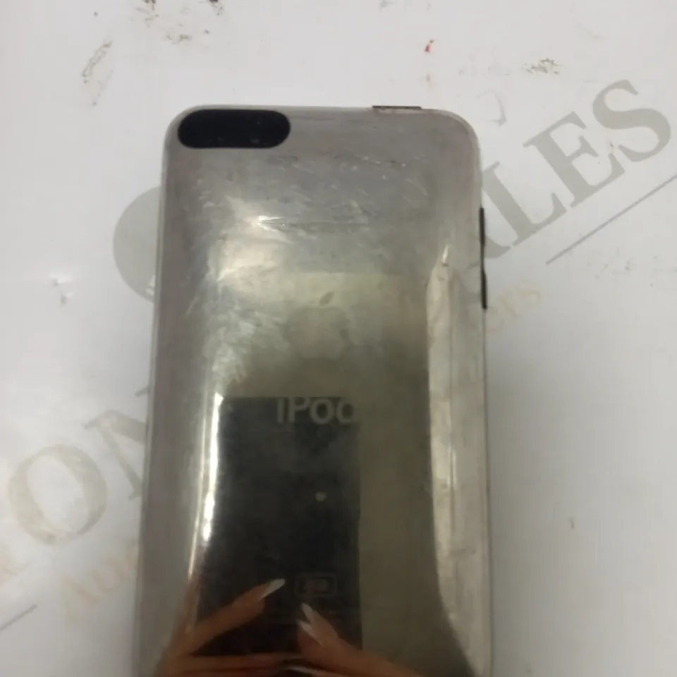 APPLE IPOD 2ND GEN
