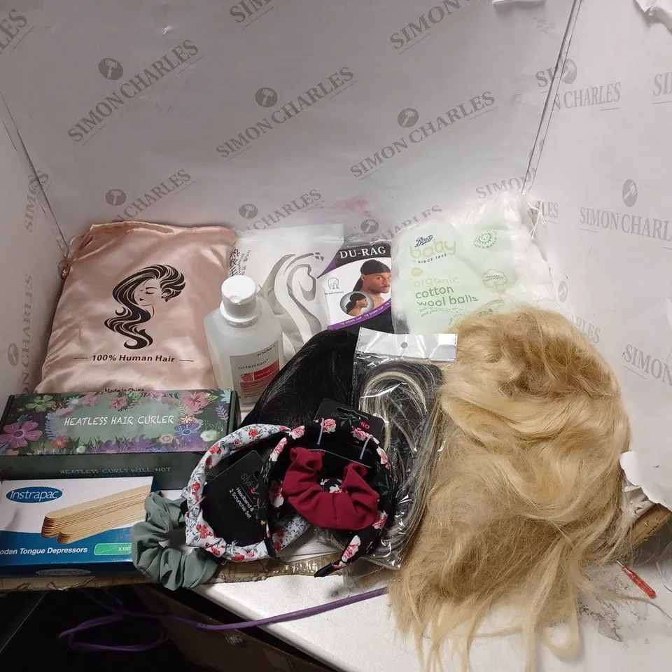 BOX OF APPROX 8 ASSORTED HEALTH AND BEAUTY ITEMS TO INCLUDE - MENS DURAG, HEATLESS HAIR CURLER AND WIGS ETC