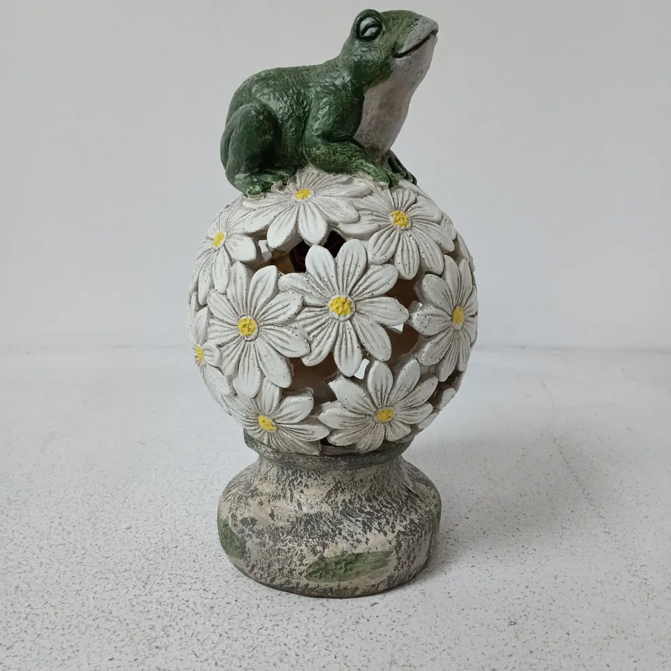 FROG ON A CARVED FLOWER BALL SOLAR LIGHT BOXED