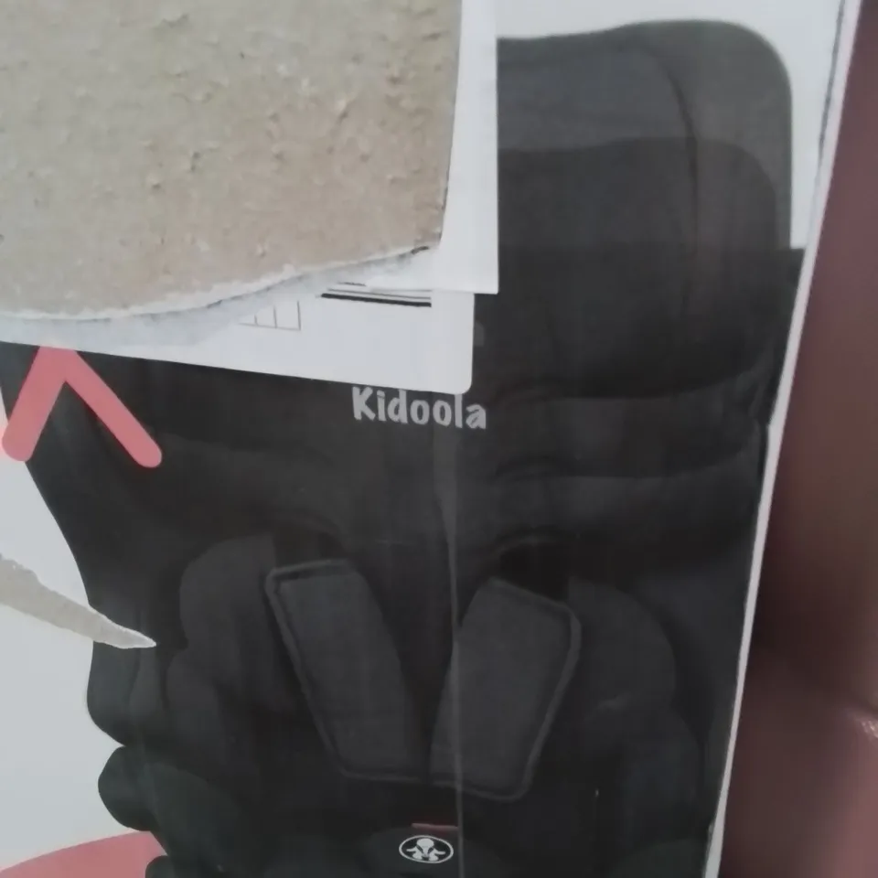 BOXED KIDOOLA CHILDREN'S CAR SEAT