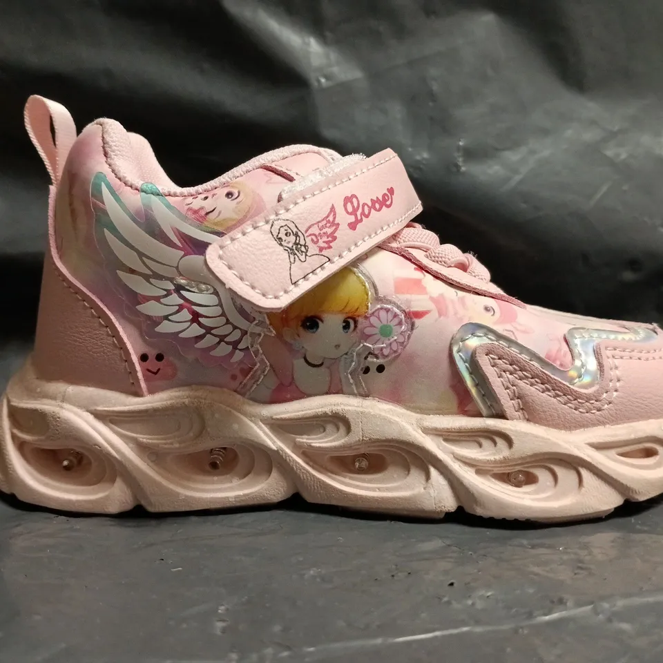 BOXED PAIR OF UNBRANDED CHILDRENS SHOES IN PINK SIZE EU 25