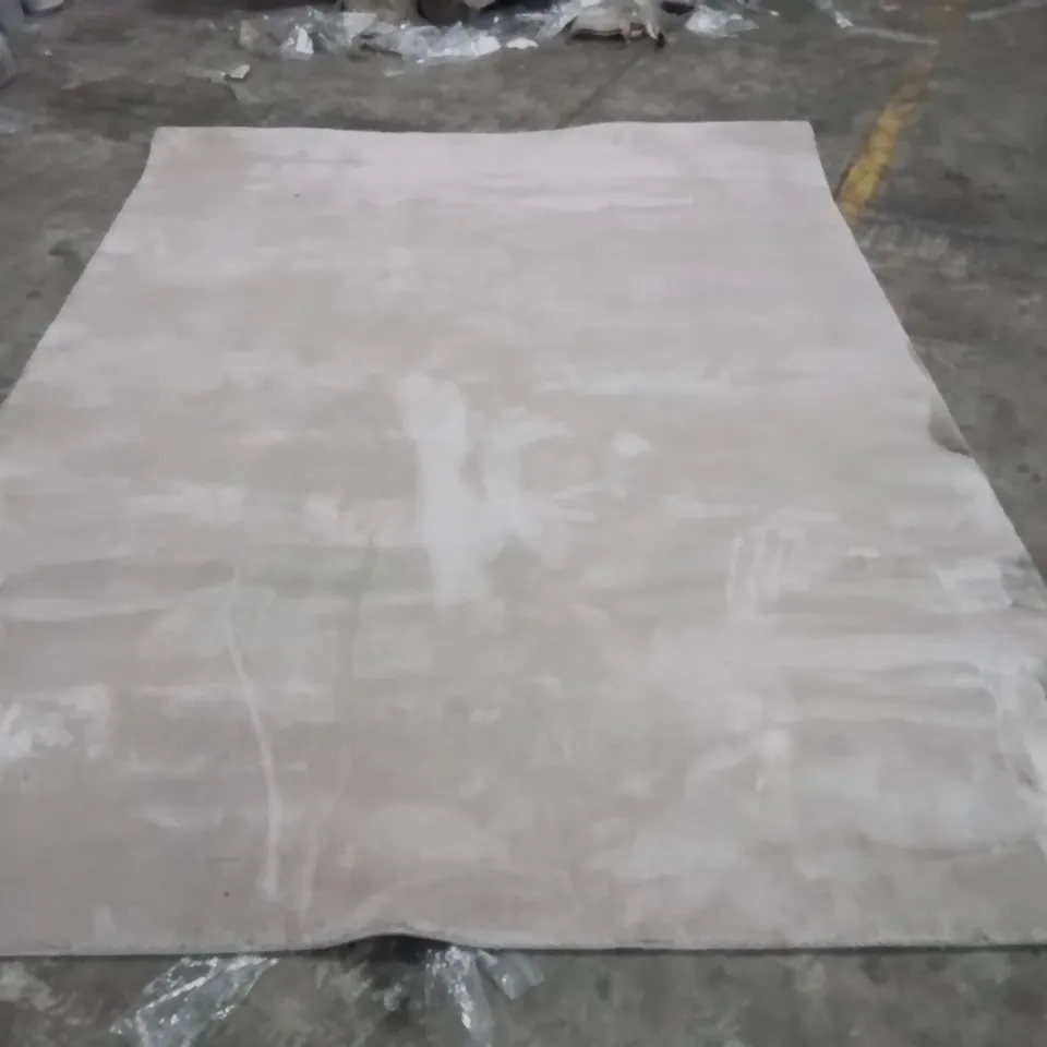 QUALITY DESIGNER AREA RUG - APPROXIMATELY 285X200