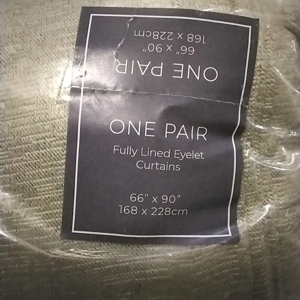 BAGGED POLYESTER ROOM DARKENING CURTAIN PAIR 168x228cm