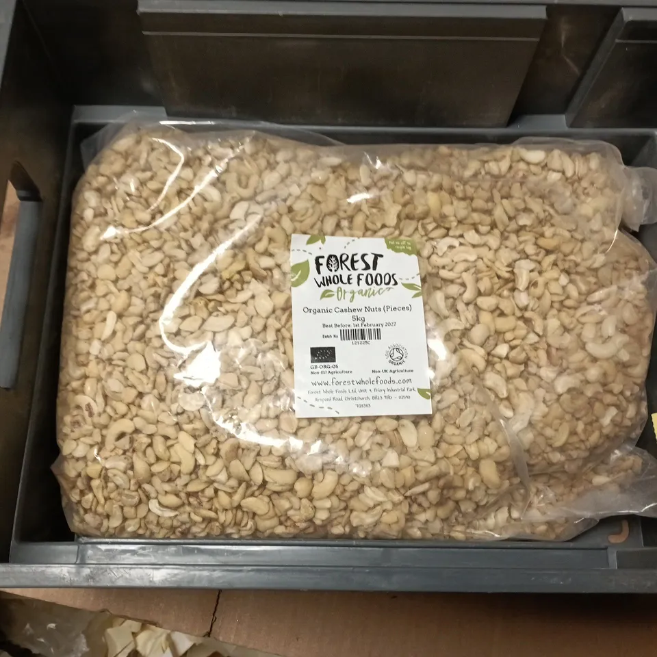 FOREST WHOLEFOODS ORGANIC CASHEWS (PIECES) 5KG – SEALED BAG