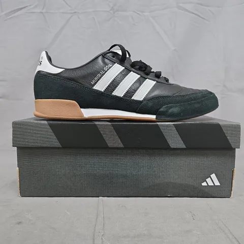 BOXED PAIR OF ADIDAS MUNDIAL GOAL SHOES IN BLACK SIZE UK 9