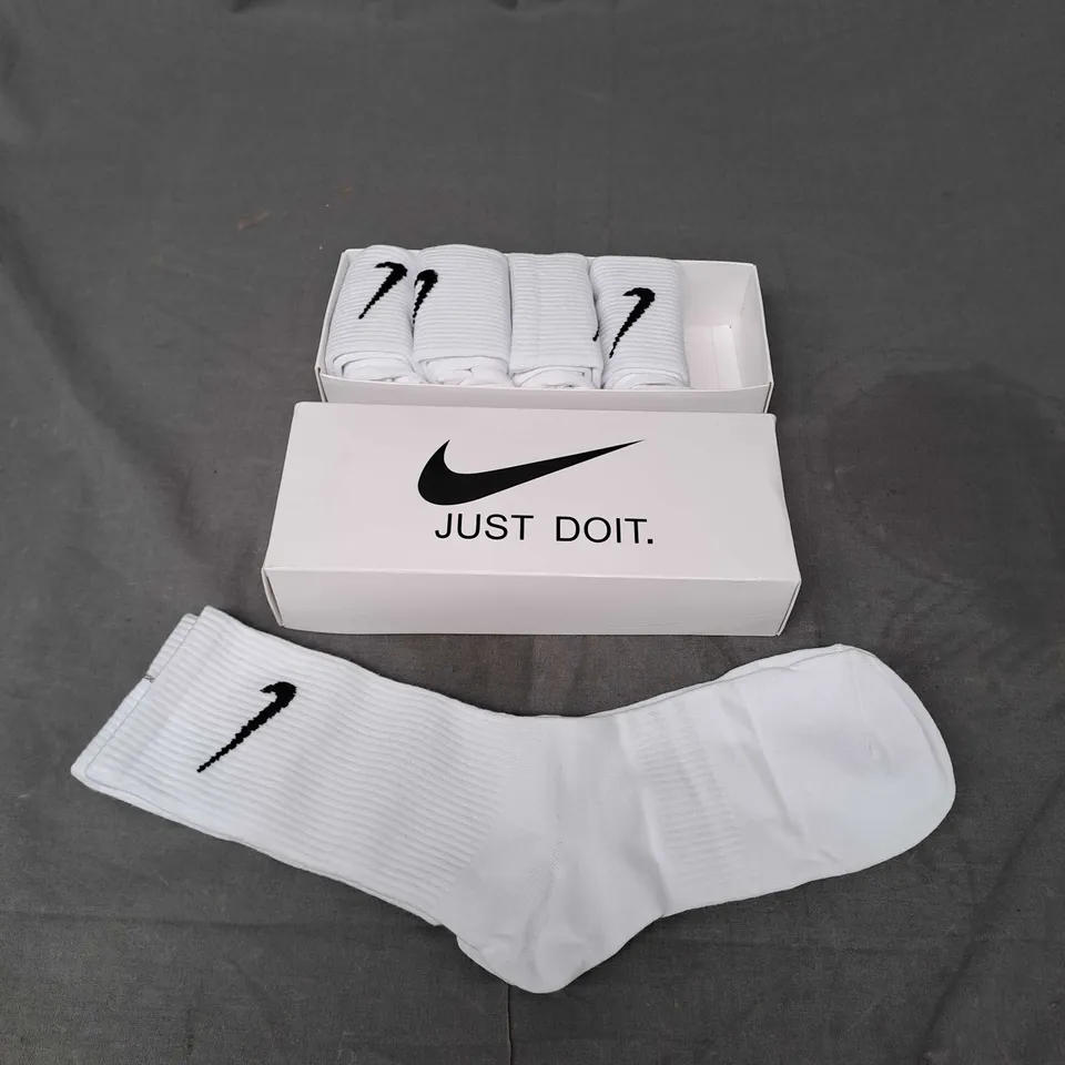 NIKE 5PACK CREW NECK SOCKS IN WHITE ONE SIZE 