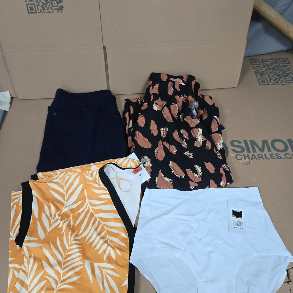 BOX OF APPROXIMATELY 15 ASSORTED CLOTHING AND SHOES ITEMS IN VARIOUS COLOURS, SIZES AND STYLES