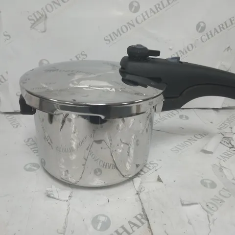 SMART PLUS INDUCTION PRESSURE COOKER IN STAINLESS STEEL